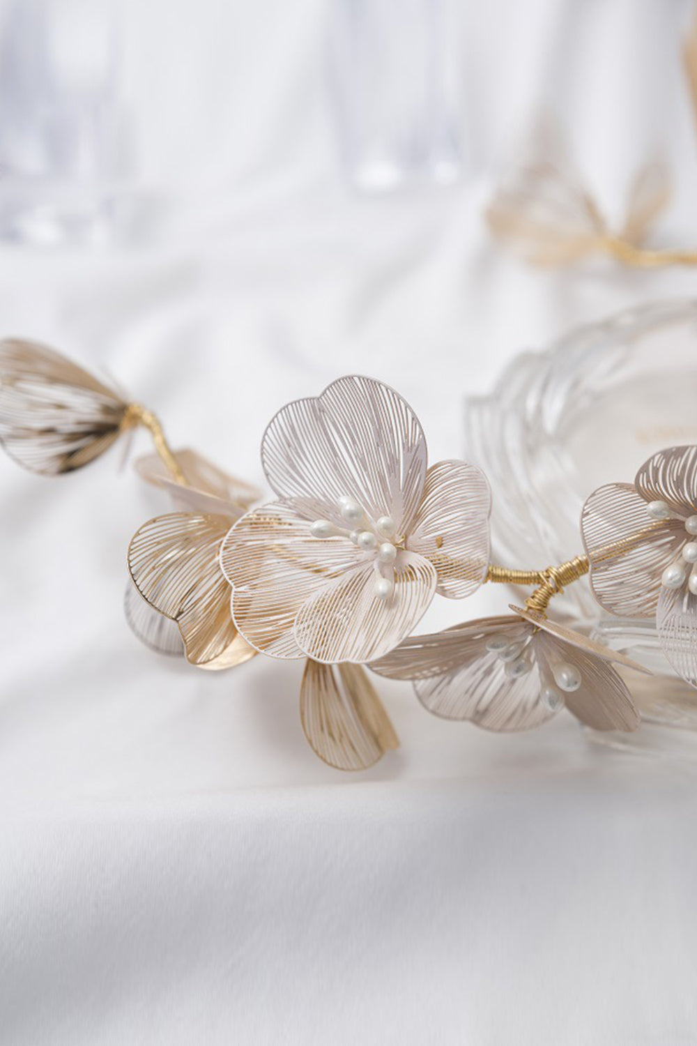 Headband with Pearl Flowers in Champagne