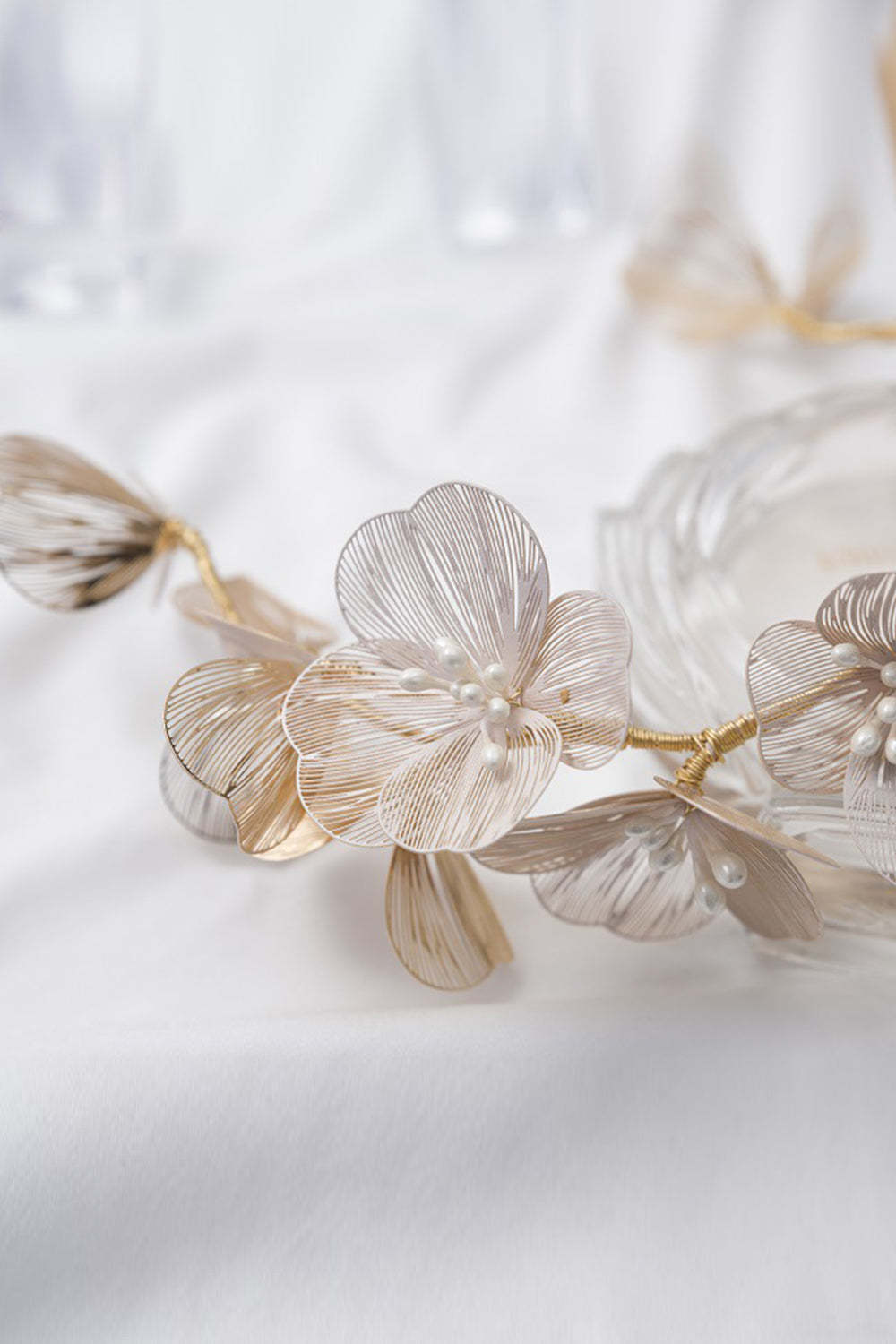 Headband with Pearl Flowers in Champagne