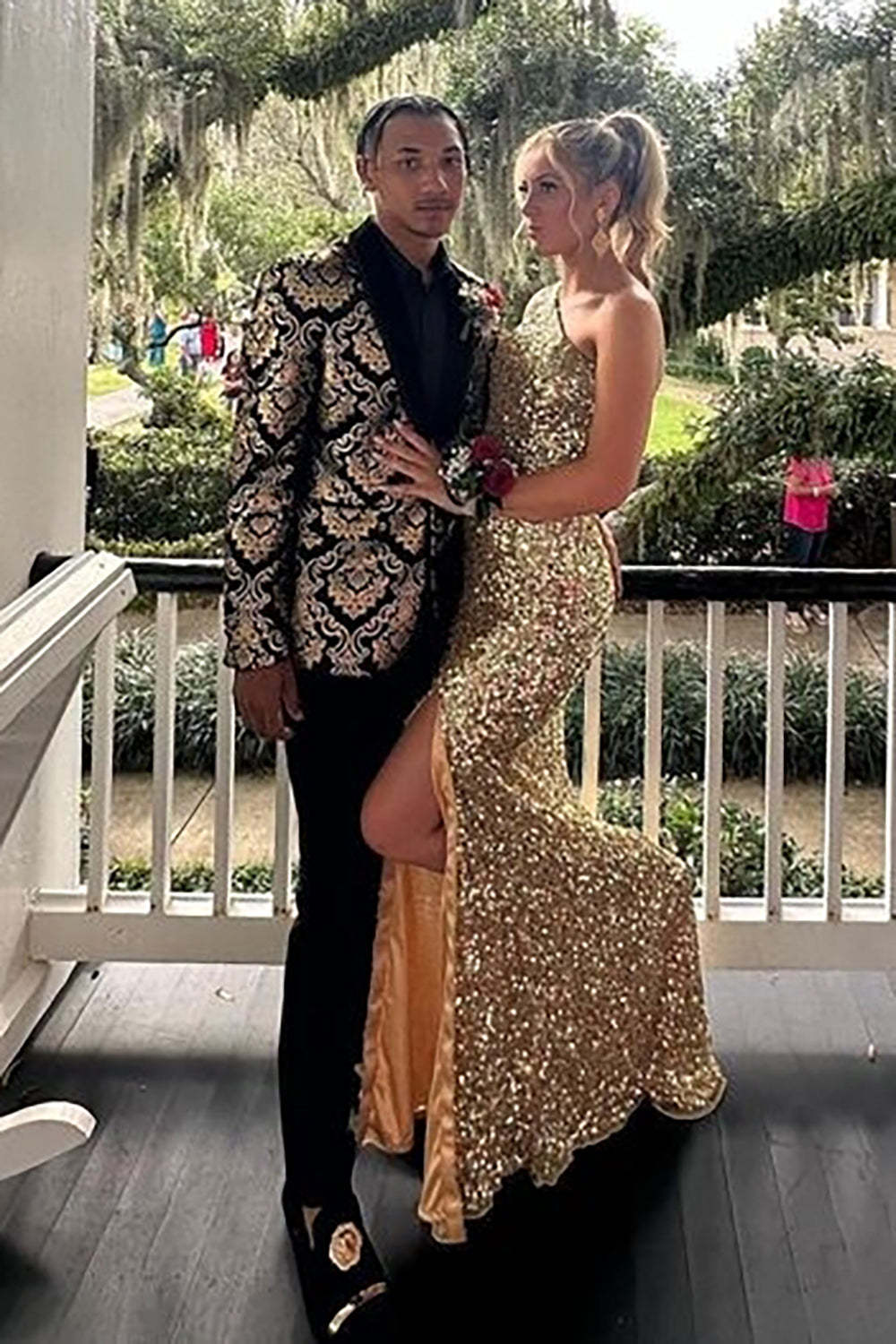 Black Golden Jacquard Men's Prom Blazer with Shawl Lapel and One Button