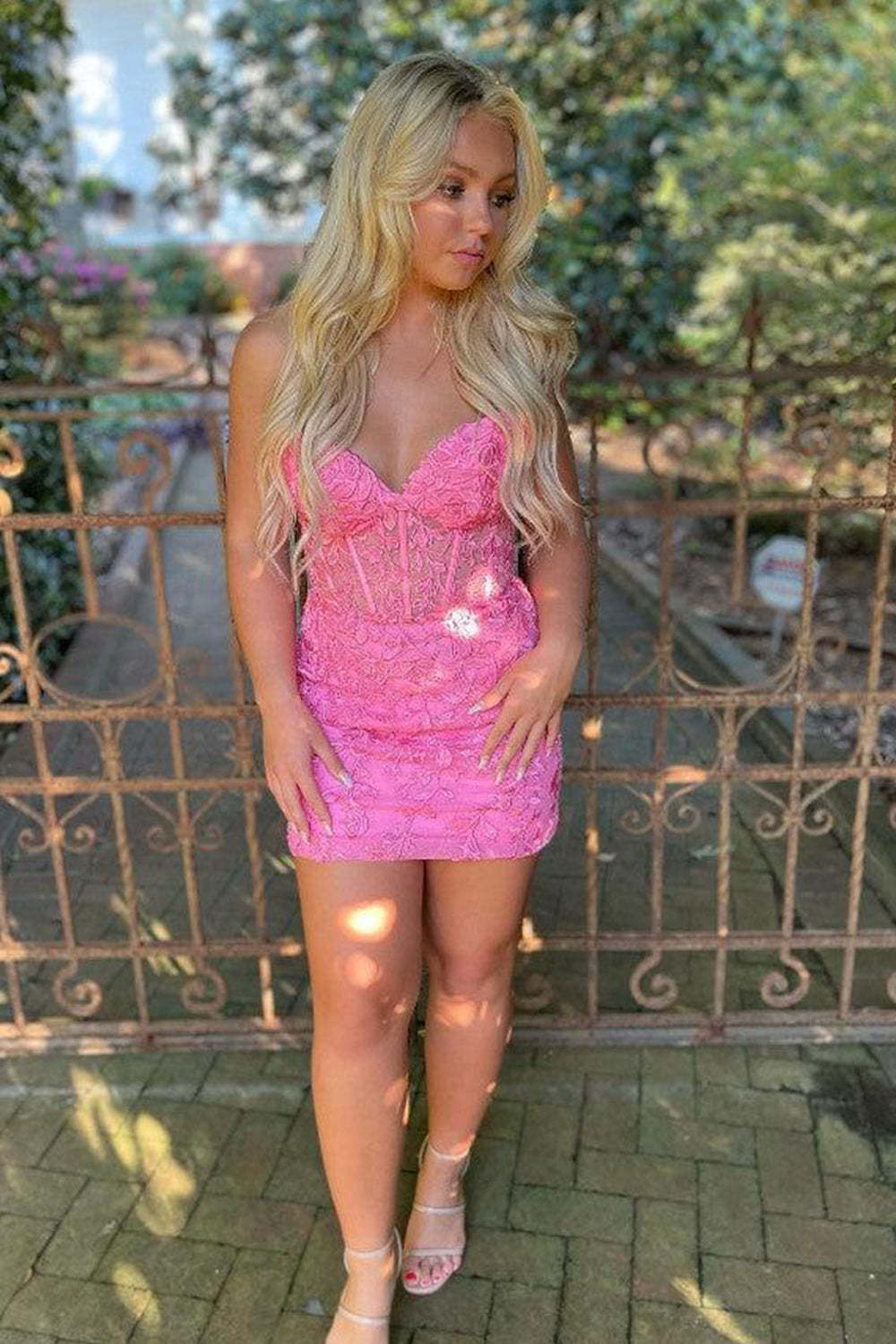 Sheath Sweetheart Yellow Short Cocktail Dress With Appliques