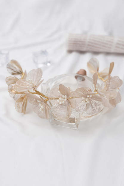 Headband with Pearl Flowers in Champagne