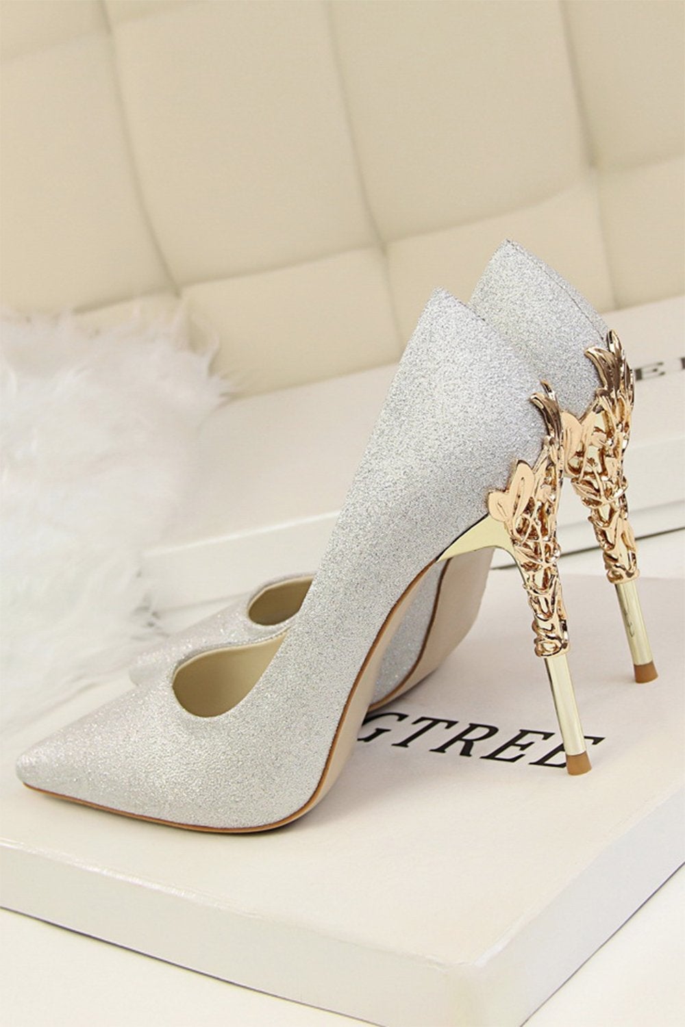 Stiletto Heels in Shallow Burgundy Metal