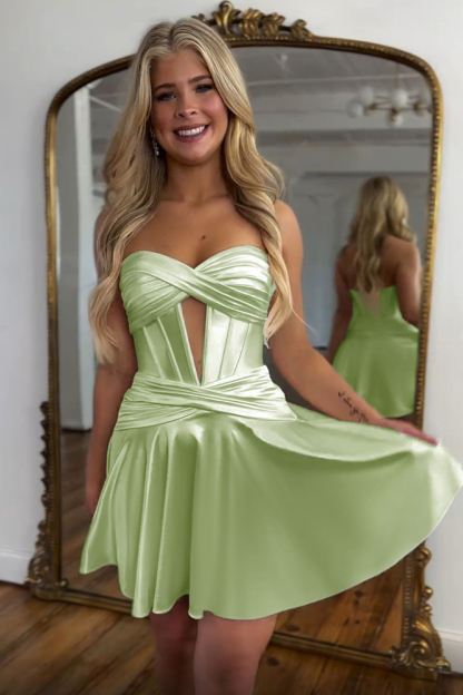 Trendy Burgundy Sweetheart A Line Short Satin Corset Cocktail Dress