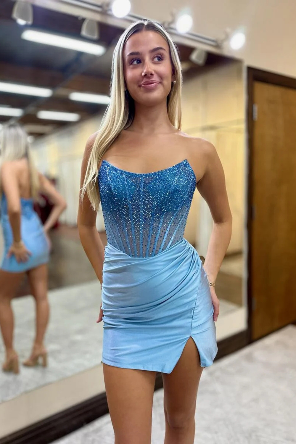Blue Strapless Bodycon Short Cocktail Dress With Beading