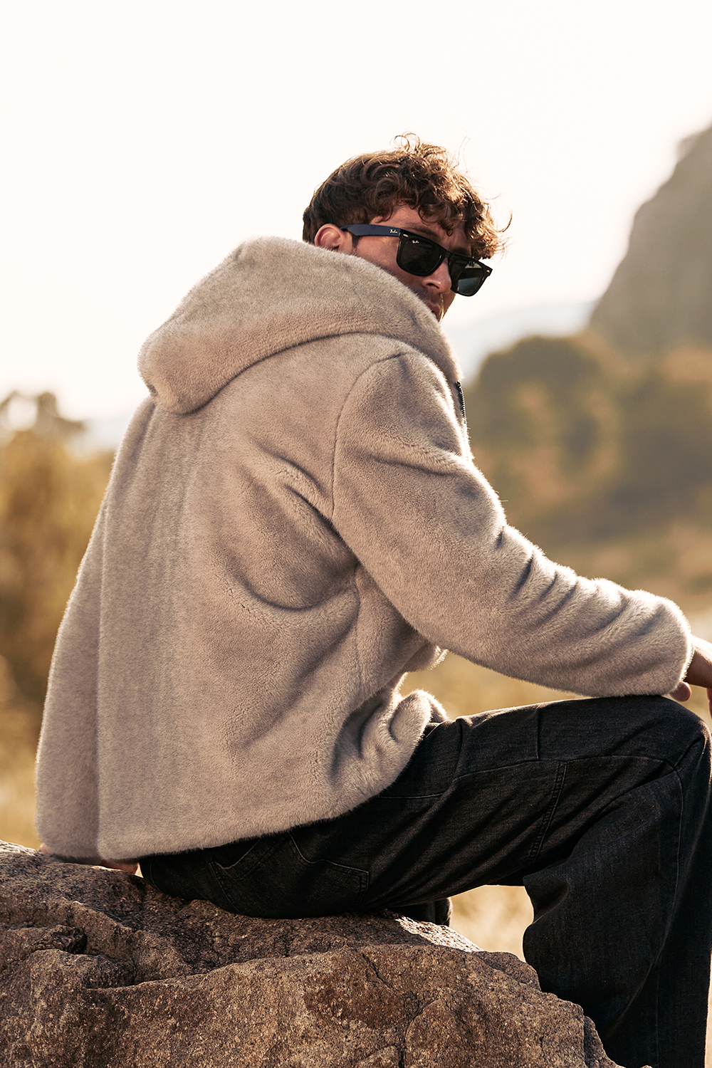 Warm Men's Hooded Coat with Long Sleeves in Fluffy Khaki Faux Fur