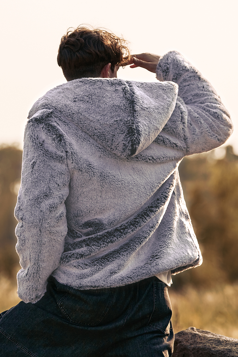 Men's Short Grey Hooded Coat with Fluffy Faux Fur and Long Sleeves