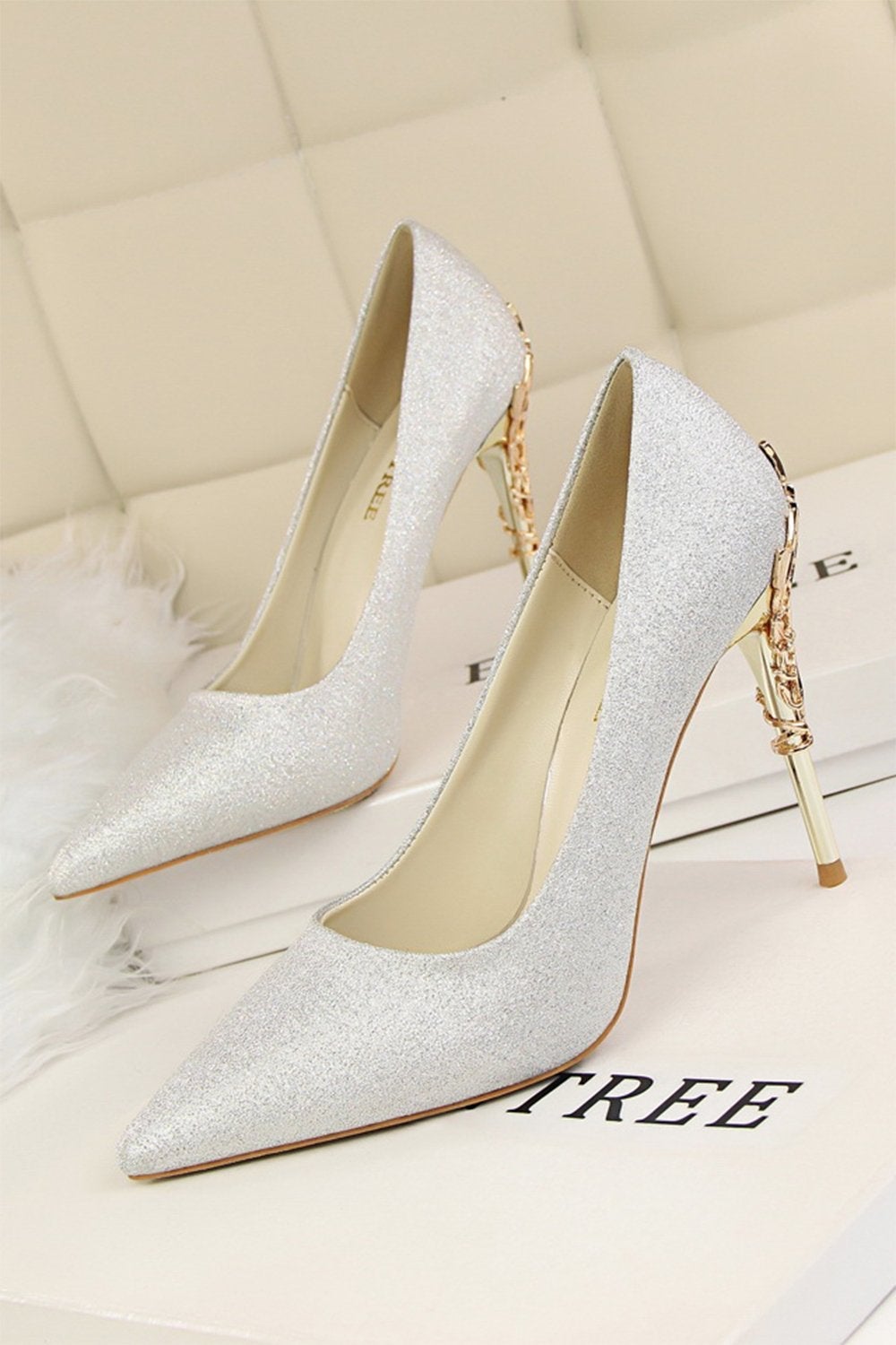 Stiletto Heels in Shallow Burgundy Metal