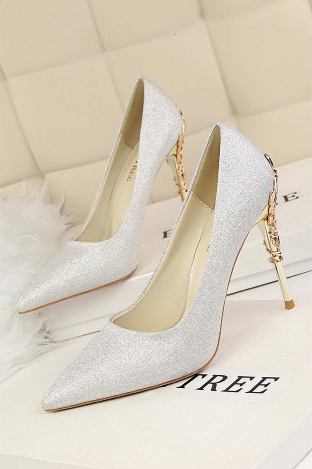 Stiletto Heels in Shallow Burgundy Metal