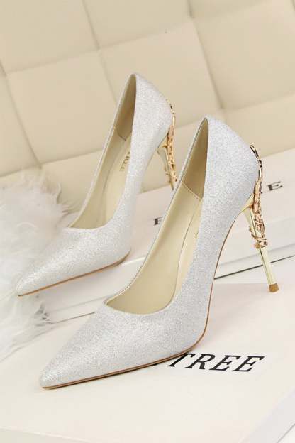 Stiletto Heels in Shallow Burgundy Metal