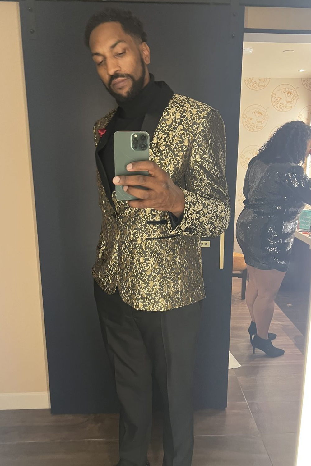 Men's Prom Suits with Golden Jacquard Shawl Lapel 2-Piece Set