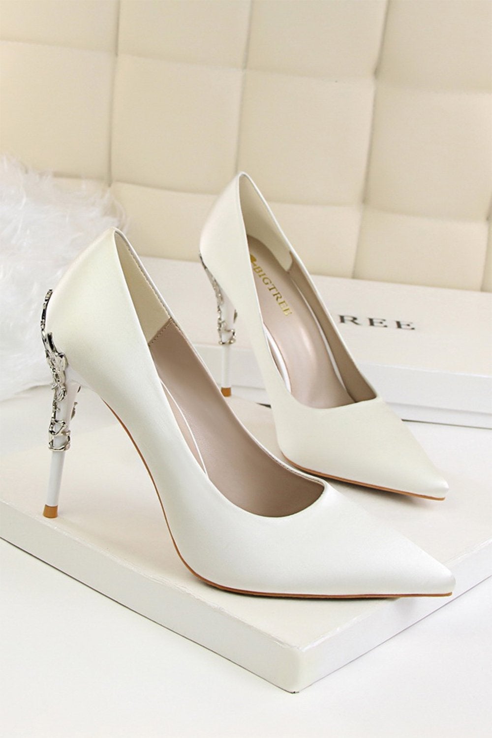 Stiletto Heels in Shallow Burgundy Metal