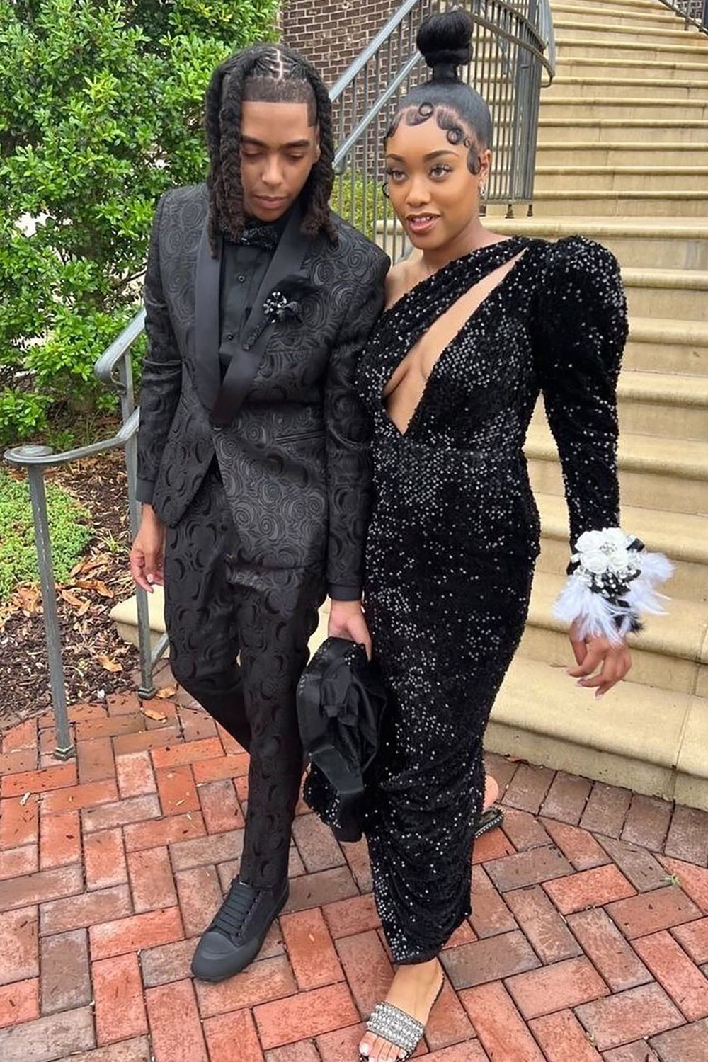 Men's Prom Suits in Black Shawl Lapel Jacquard 2-Piece Set