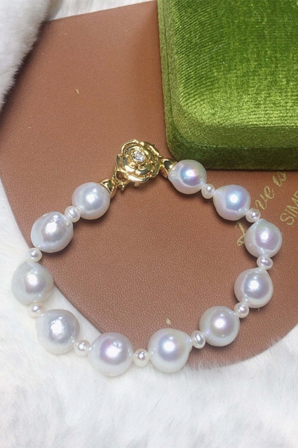 Bracelet with Baroque Temperament