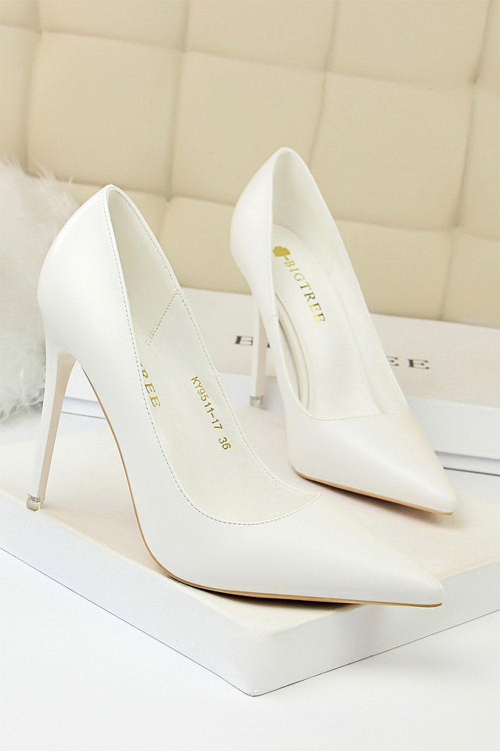 Pointed Stiletto Heels with a Shallow Mouth and Super High Heel