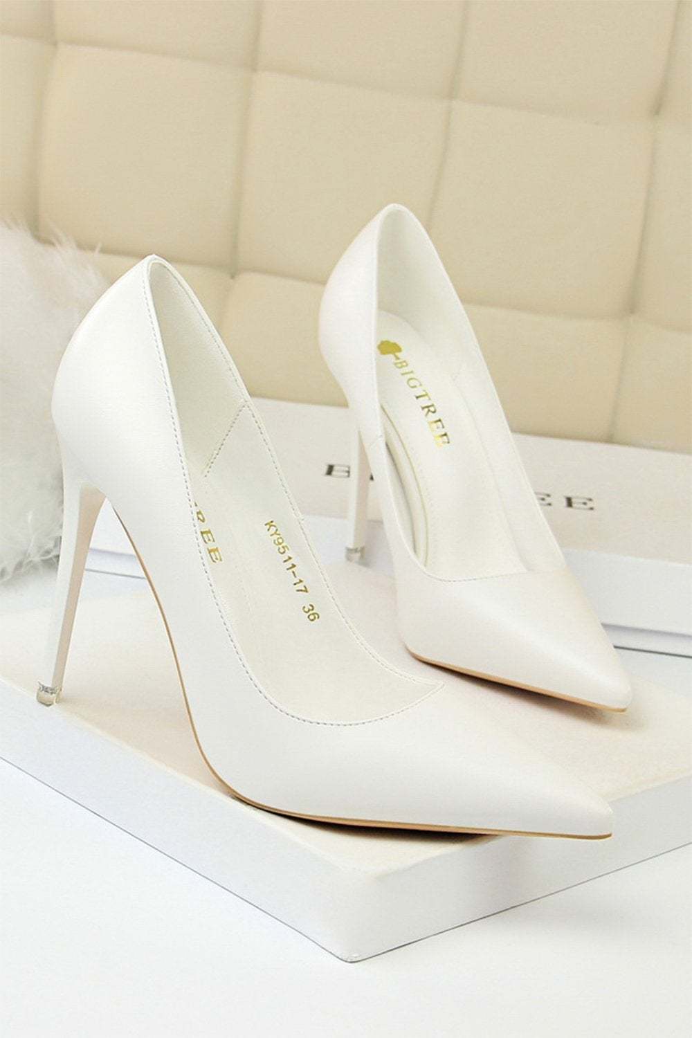Pointed Stiletto Heels with a Shallow Mouth and Super High Heel
