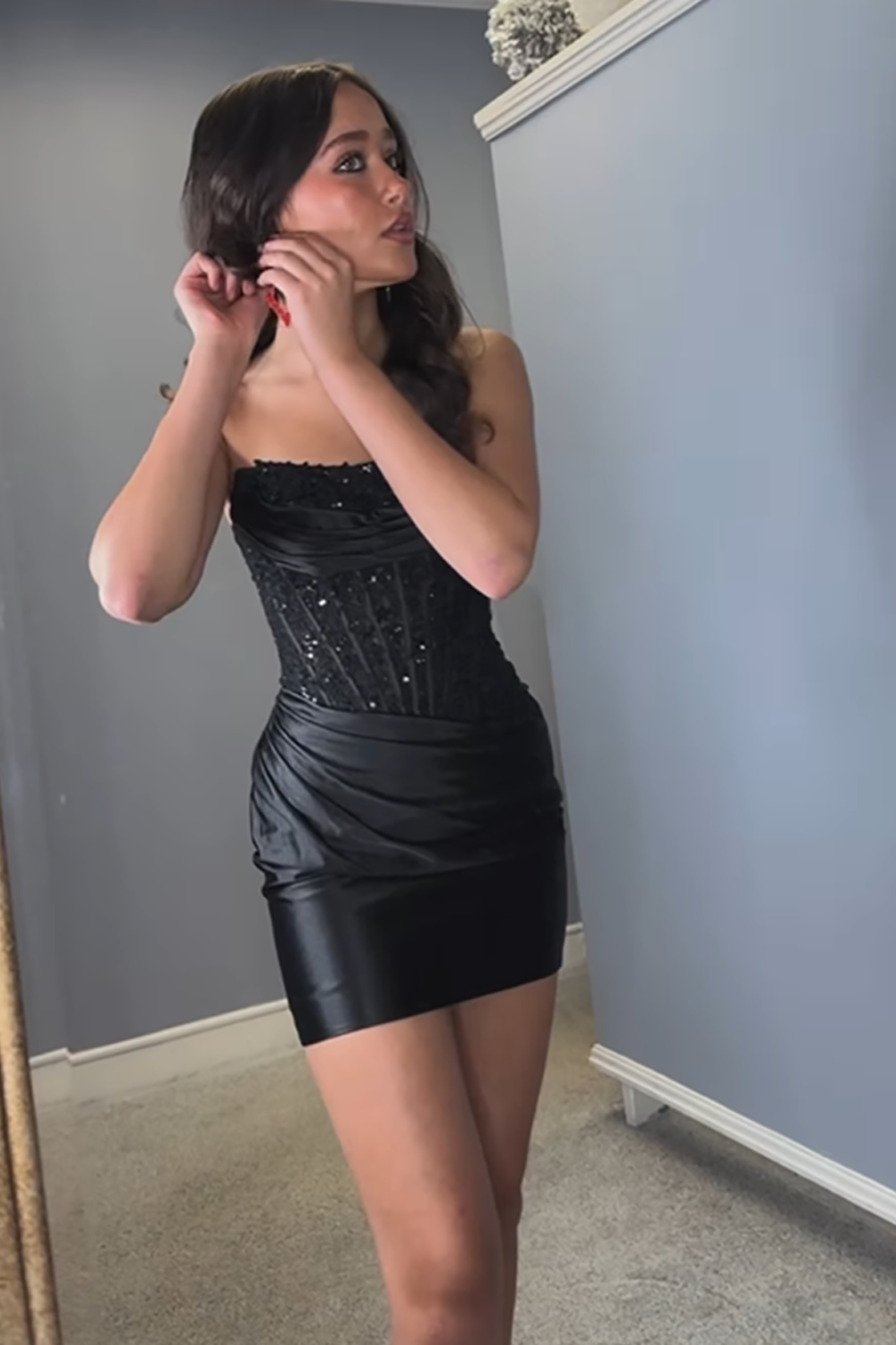 Sparkly Black Satin Bodycon Short Corset Cocktail Dress With Lace