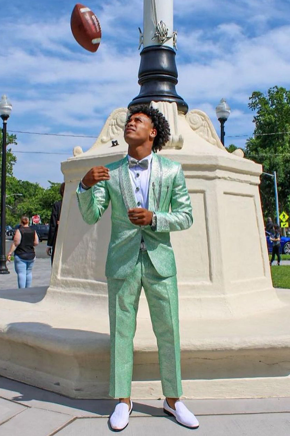 One-Button Men's Prom Suit with Light Green Shawl Lapel