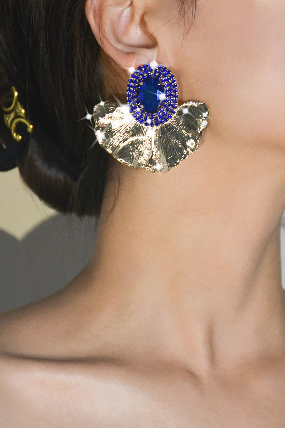 Sparkly Floral Earrings with Oval Rhinestones