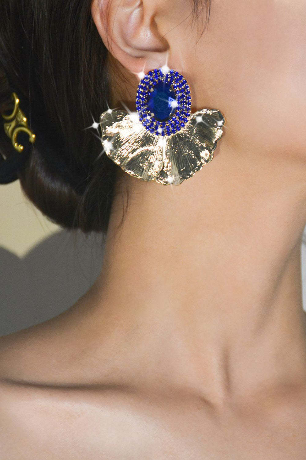Sparkly Floral Earrings with Oval Rhinestones