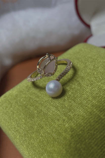 Ring with White Pearl