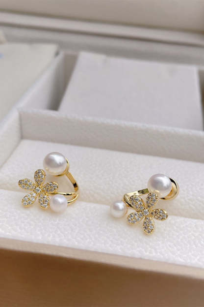 Pearl Ear Clip in White