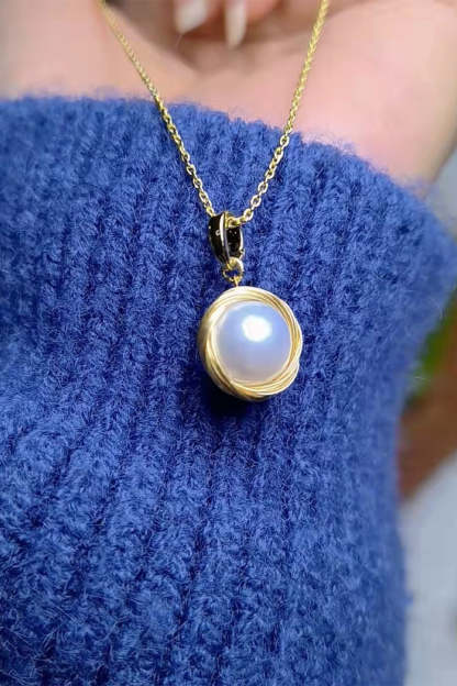 Pearl Necklace and Earrings Set in White