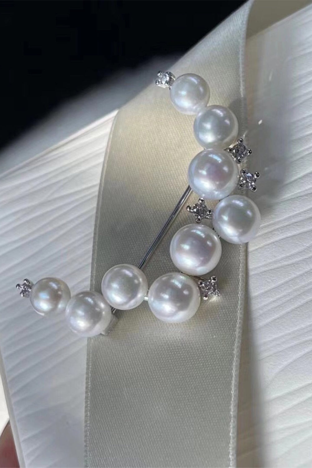 Brooch with Natural Pearls
