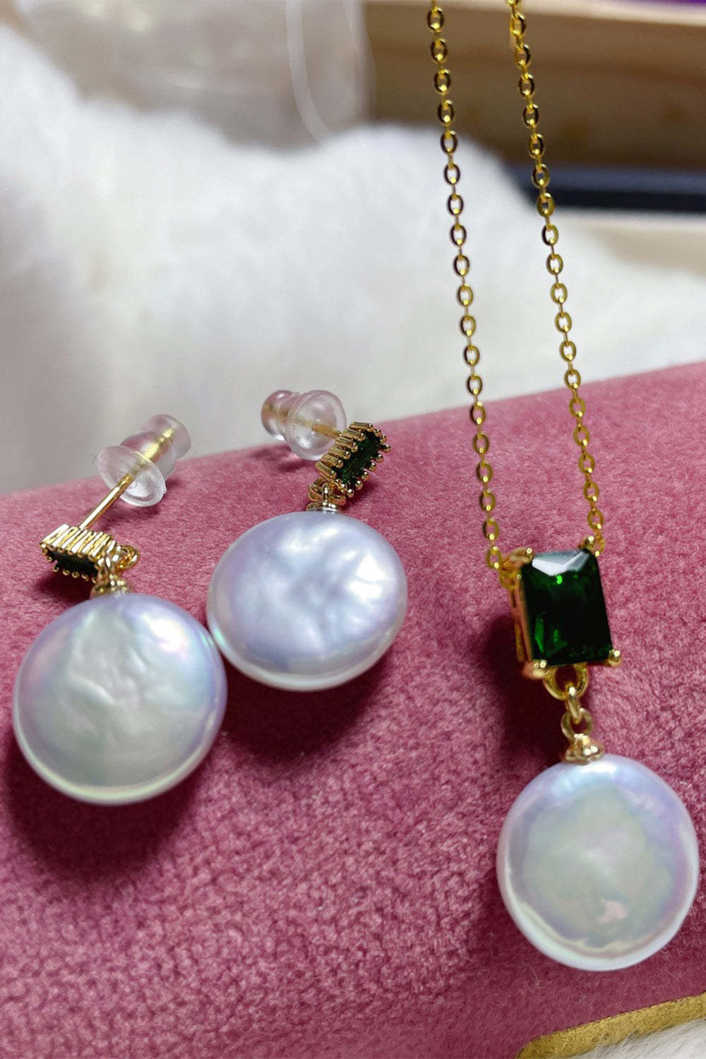 Earrings and Necklace with White Pearls