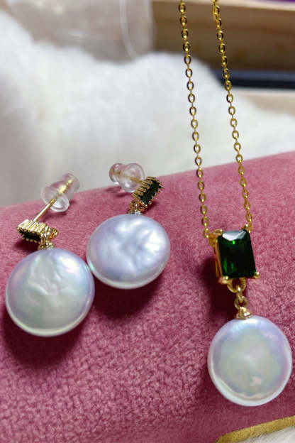 Earrings and Necklace with White Pearls