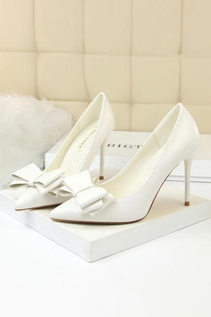 Pointy Pink Stiletto Heels Featuring Bows