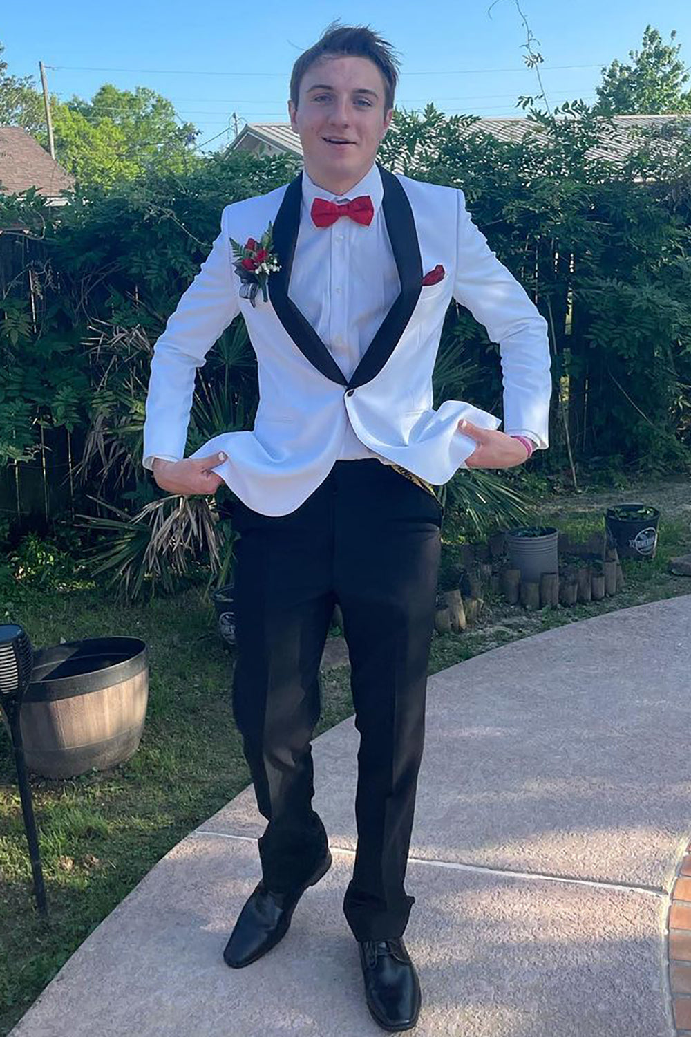 White Slim Fit Prom Suits for Men with Shawl Lapel