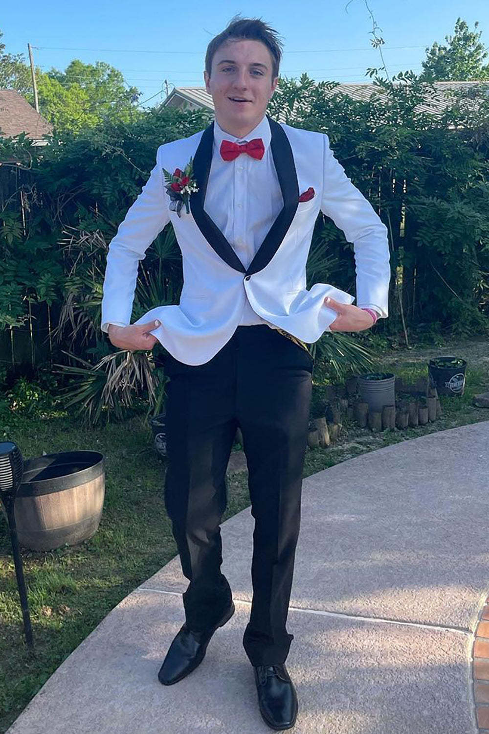 White Slim Fit Prom Suits for Men with Shawl Lapel