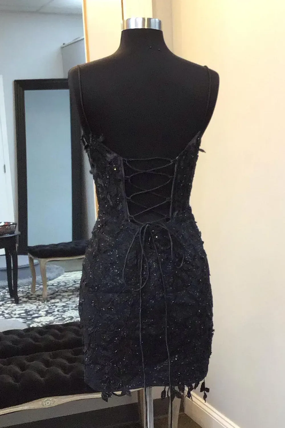 Black Spaghetti Straps Bodycon Corset Short Cocktail Dress With Appliques