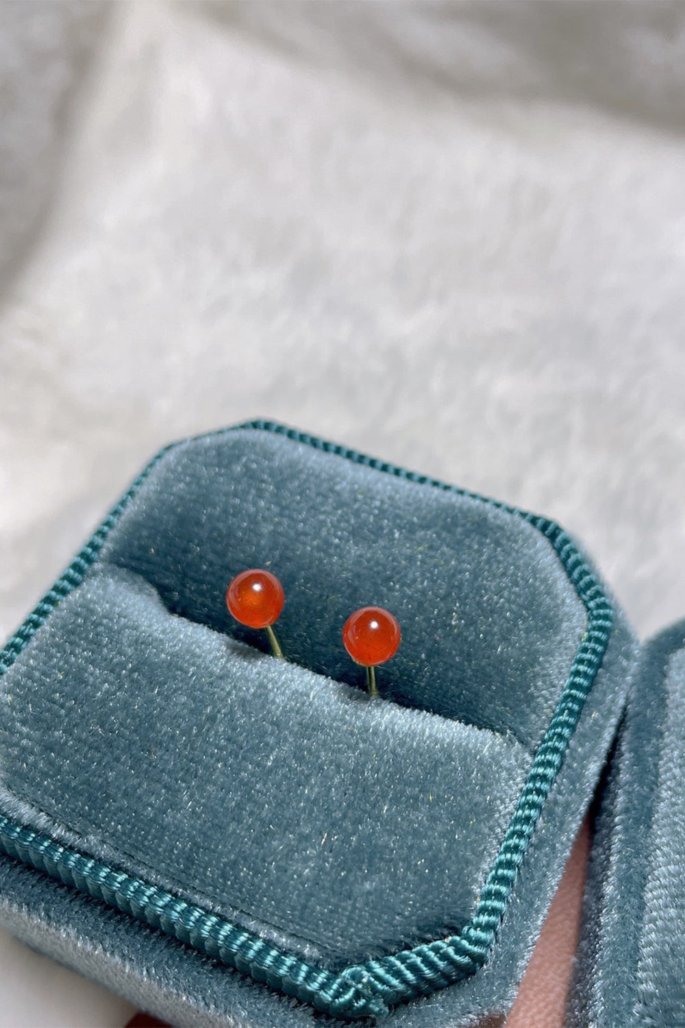 Stud Earrings in Onyx and Jade