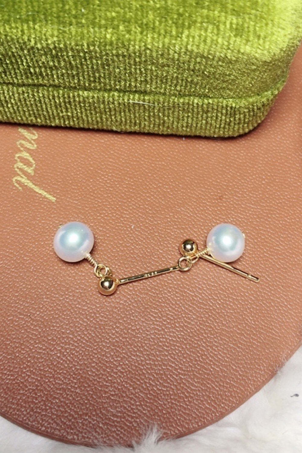 Vintage Stud Earrings with Freshwater Pearls