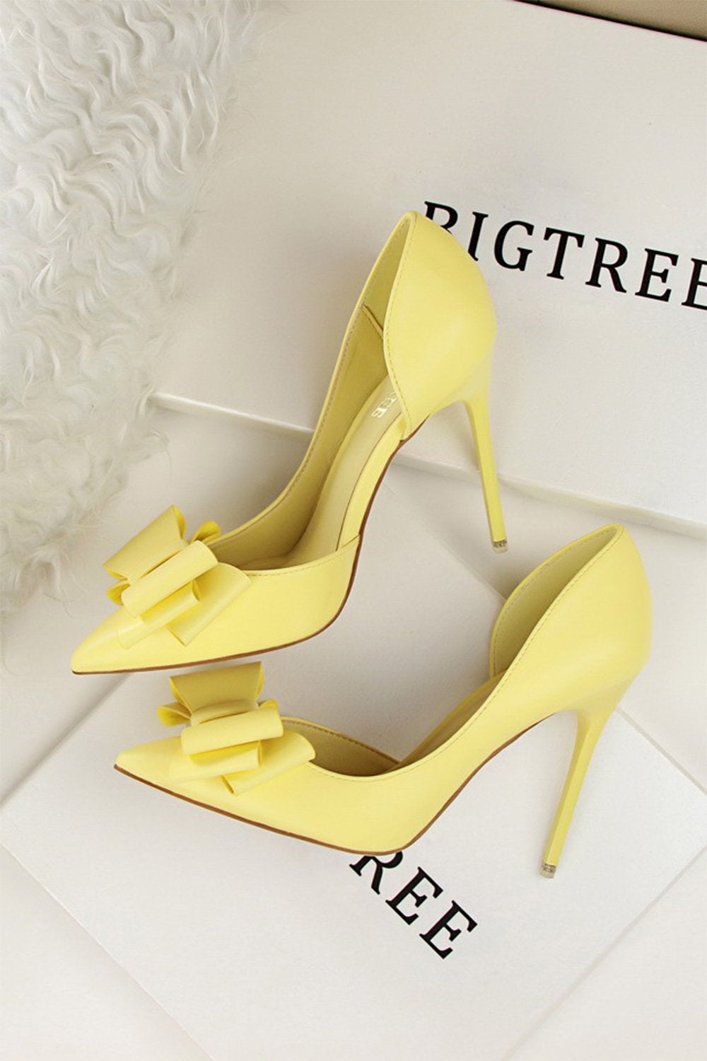 Pointed Hollow Side High Heels with Sweet Bow