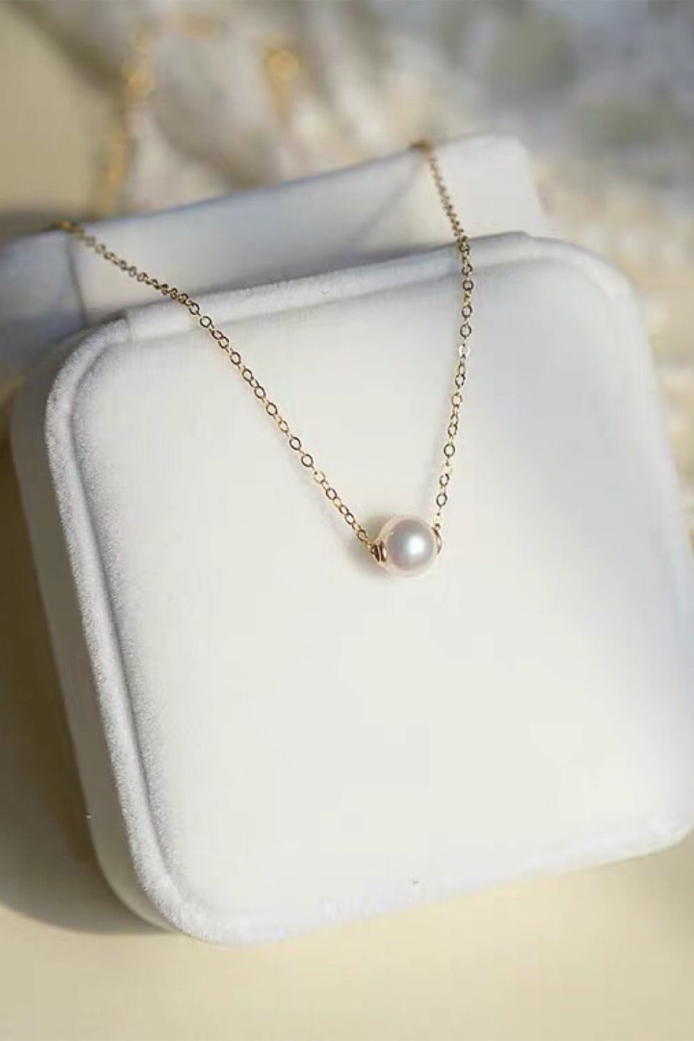 Pearl Necklace in White