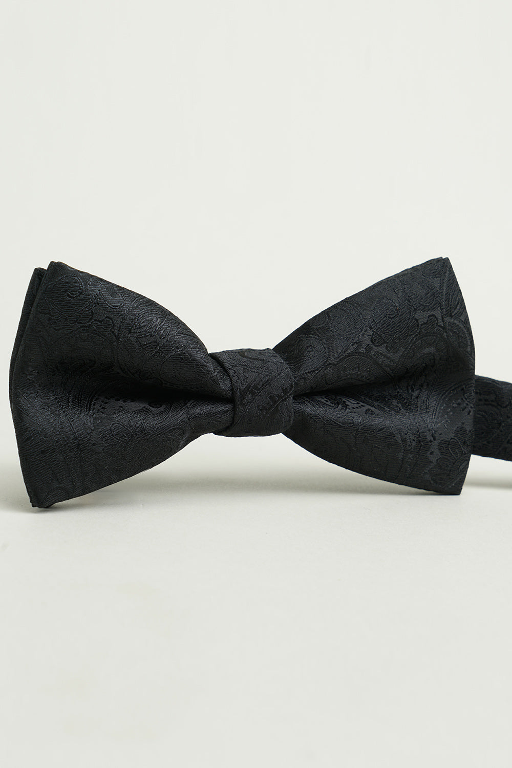 Pocket Square and Bow Tie Set in Black Jacquard Satin