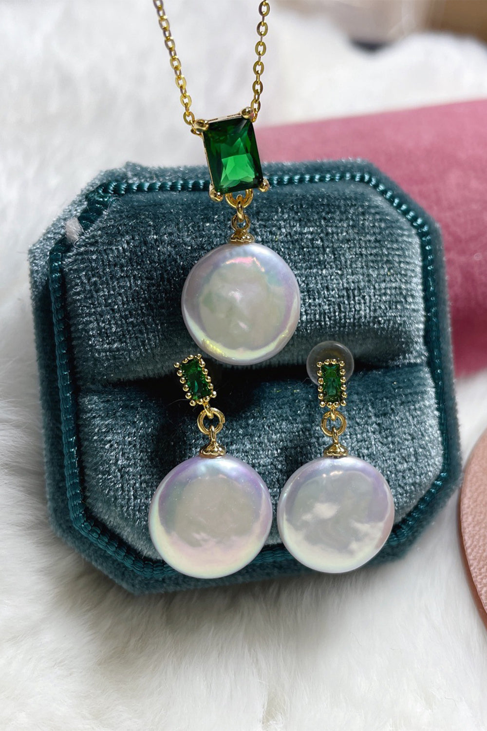 Earrings and Necklace with White Pearls