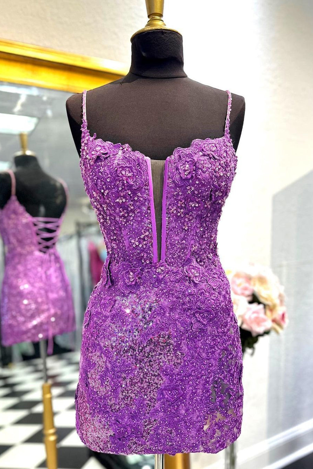 Sparkly Bodycon Spaghetti Straps Purple Corset Cocktail Dress With Appliques