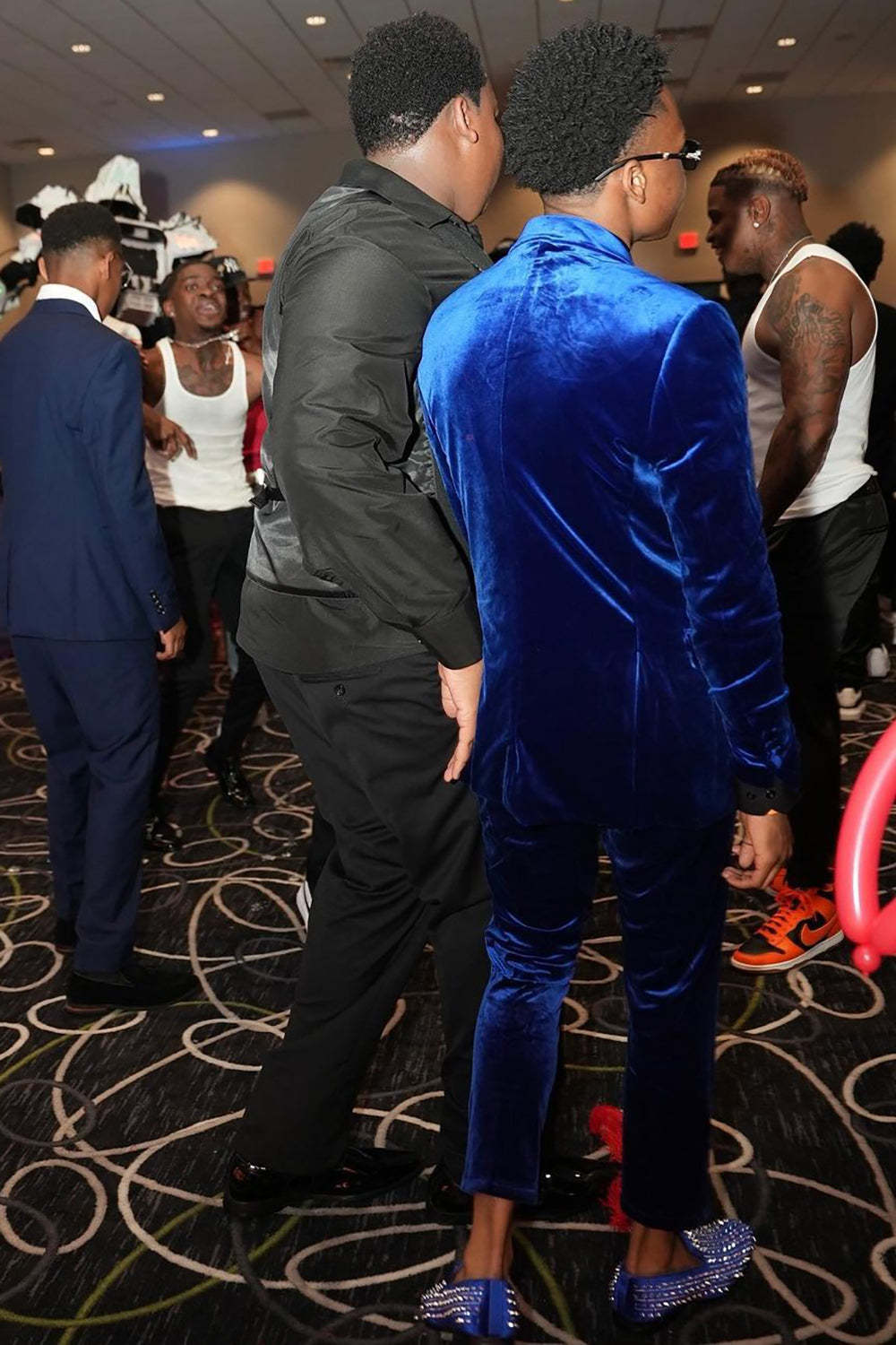 Men's Royal Blue Prom Suit with Peak Lapel 2-Piece Set