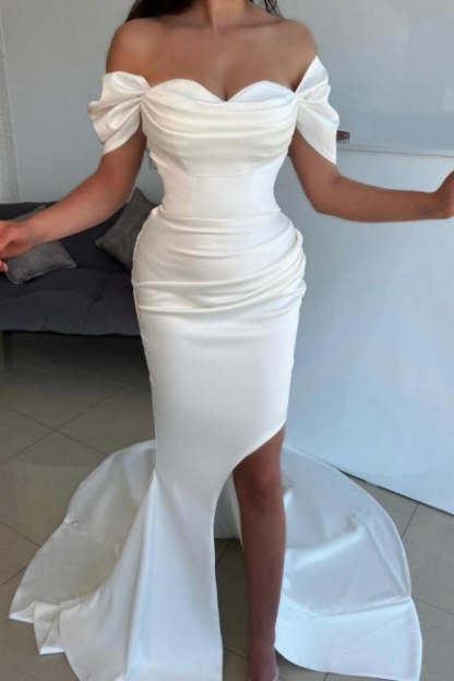 A-Line Split Front Off-The-Shoulder Sweetheart Stain Wedding Dresses with Ruffles
