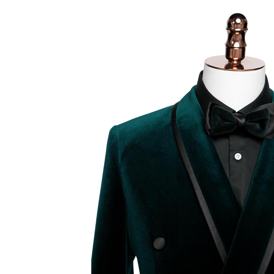 Tailored Dark Green Shawl Lapel Double-Breasted Velvet Suit