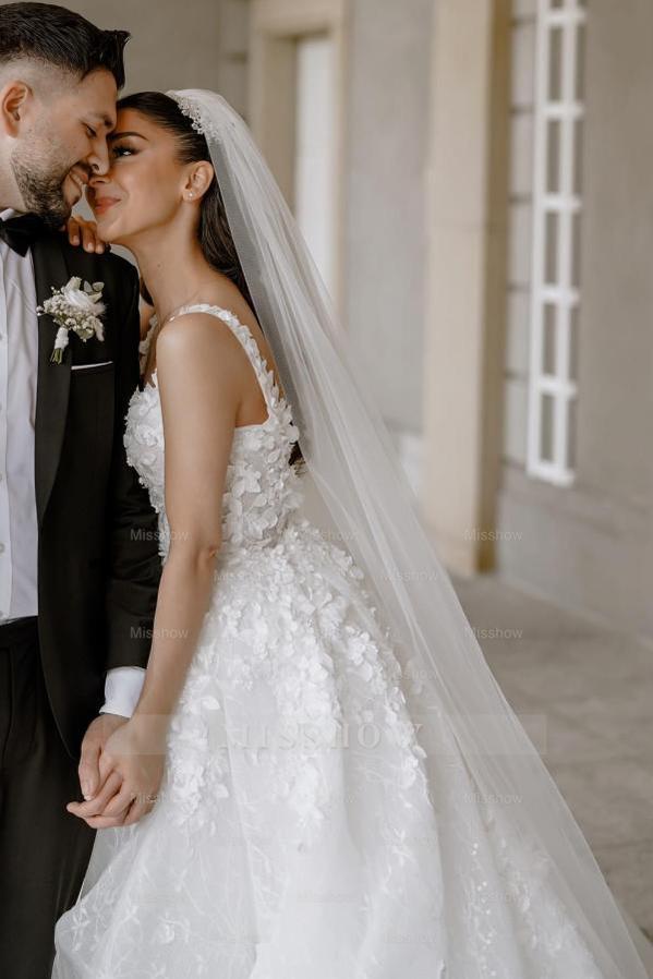 Beautiful Long A-line Split Front Sleeveless Wedding Dresses with Lace