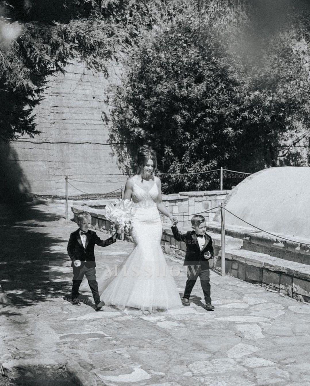 Beautiful Long Mermaid Spaghetti Straps V-neck Lace Sleeveless Backless Wedding Dress