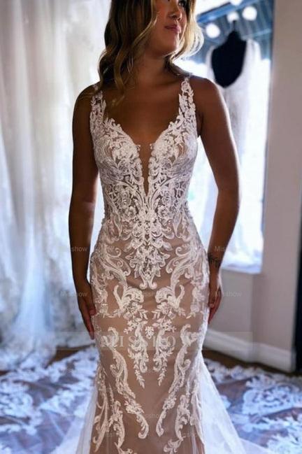 Beautiful Long Mermaid V-neck Sleeveless Lace Backless Wedding Dress with Train