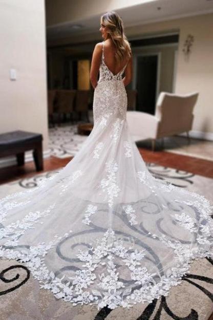 Beautiful Spaghetti Straps V-neck Backless Lace Mermaid Wedding Dresses