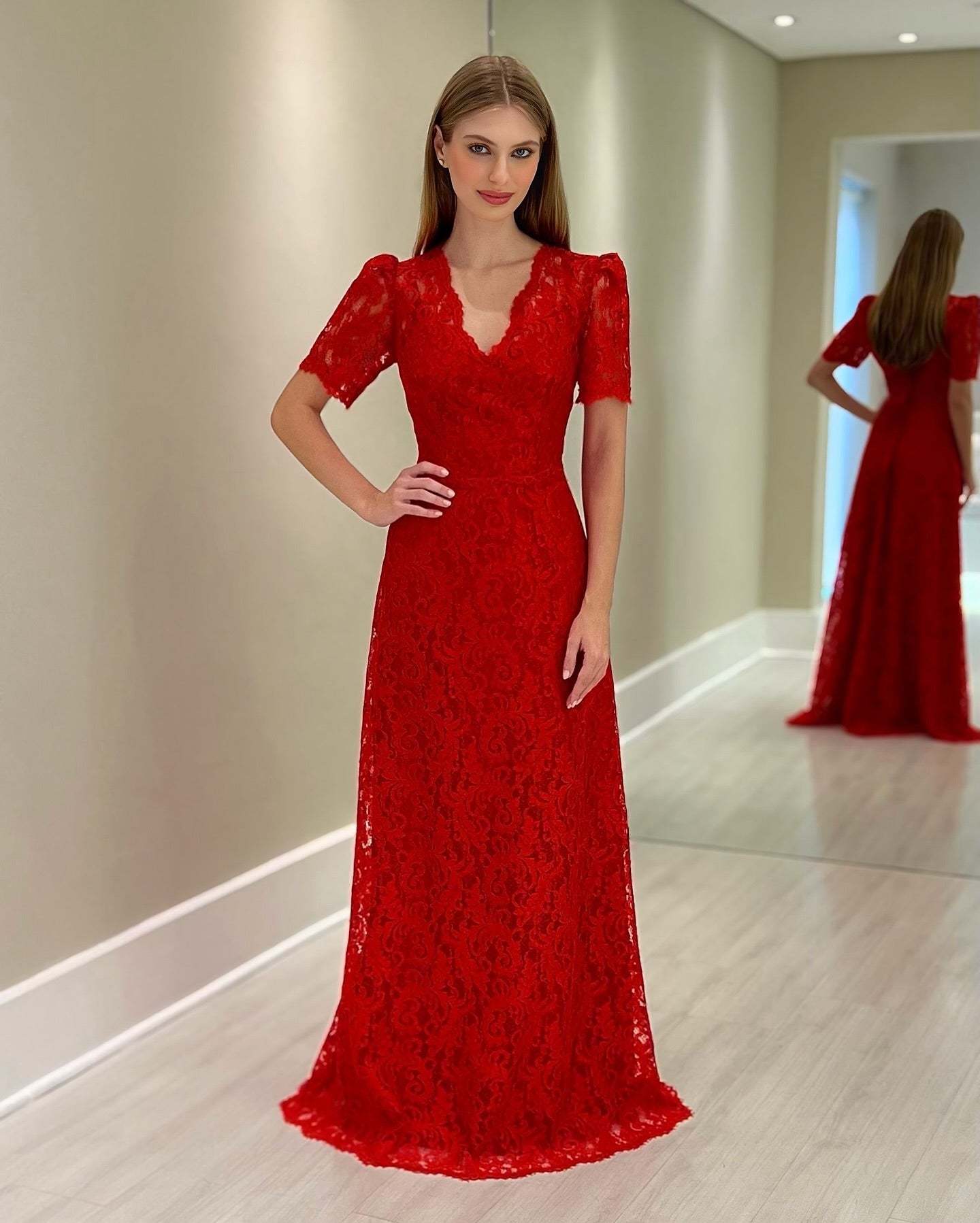 Beautiful V-Neck Column Lace Short Sleeves Mother of the Bride Floor-Length Wedding Guest Dresses