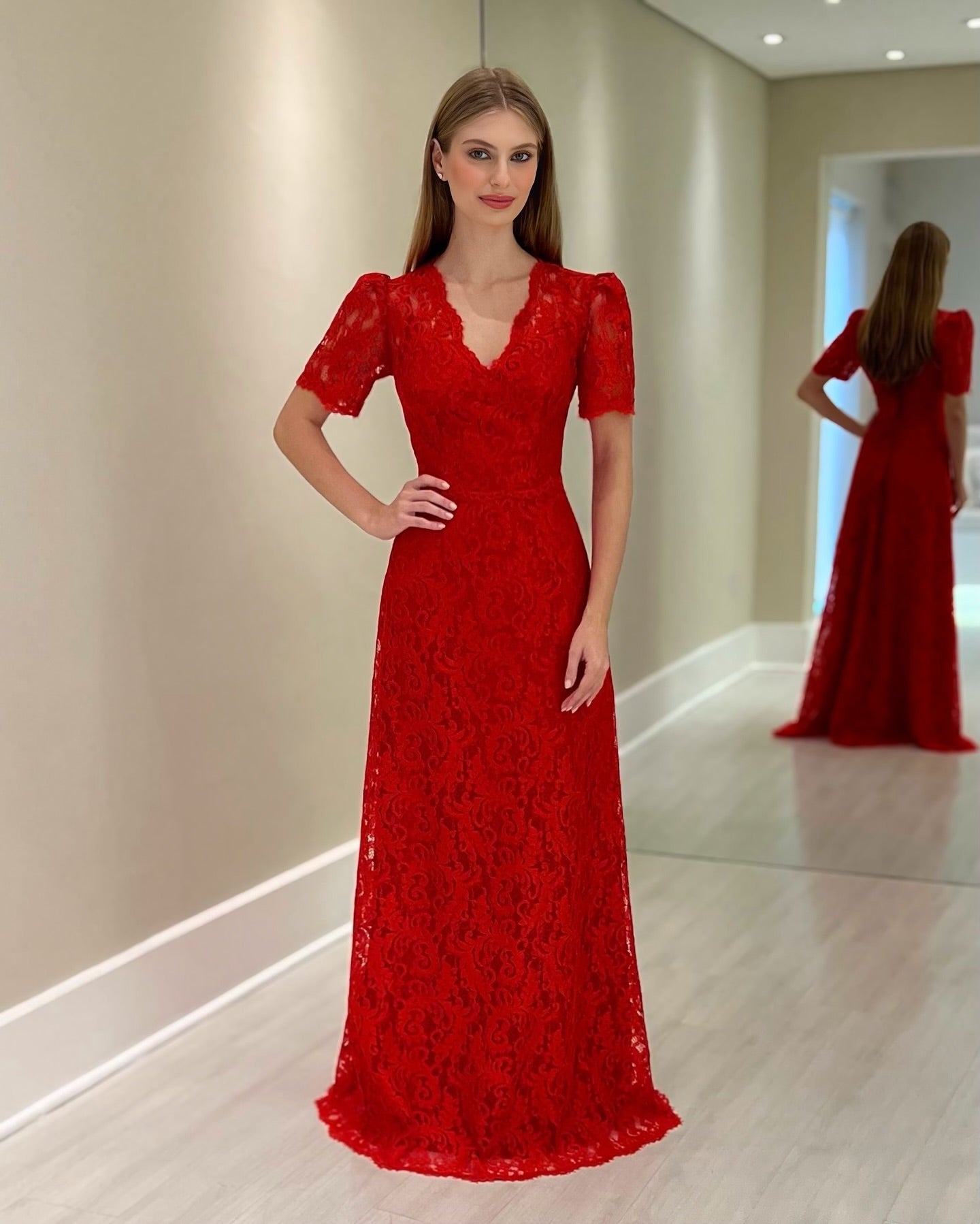 Beautiful V-Neck Column Lace Short Sleeves Mother of the Bride Floor-Length Wedding Guest Dresses