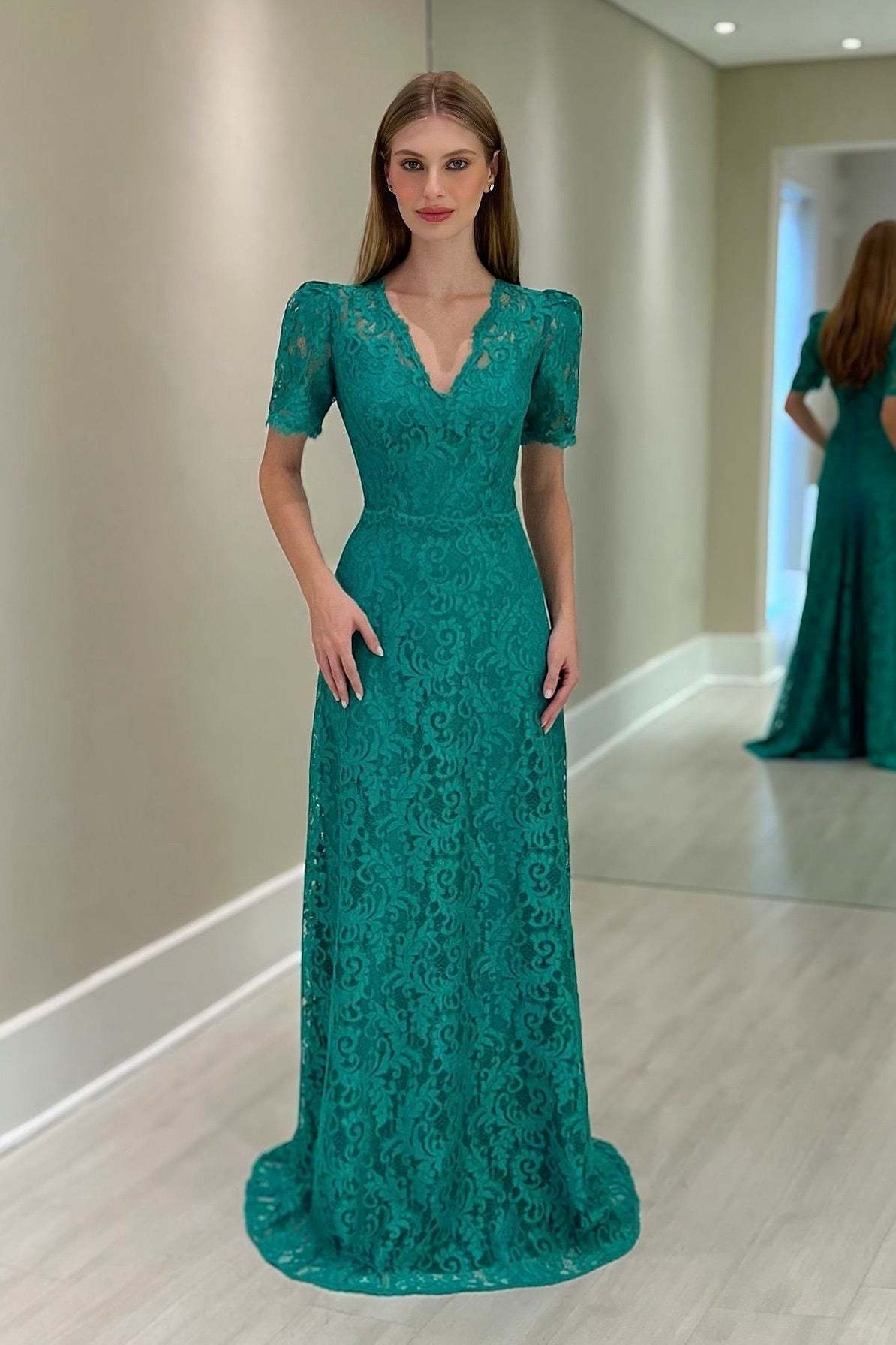 Beautiful V-Neck Column Lace Short Sleeves Mother of the Bride Floor-Length Wedding Guest Dresses